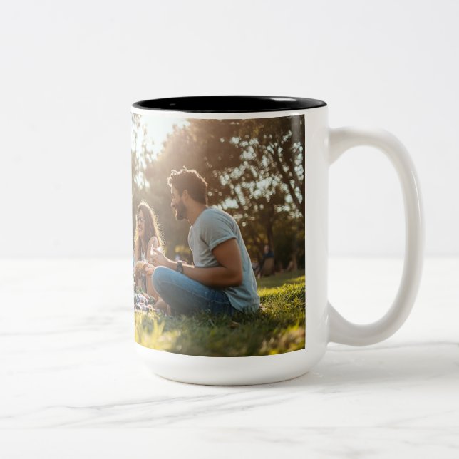 "Summer Picnic" "Family Outing" "Day in the Park" Två-Tonad Mugg (Höger)