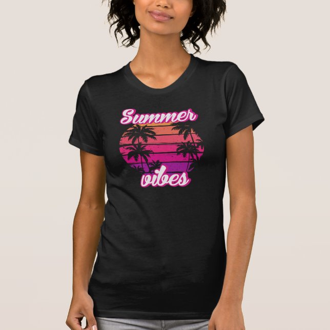 Summer Vibes T Shirt (Framsida)