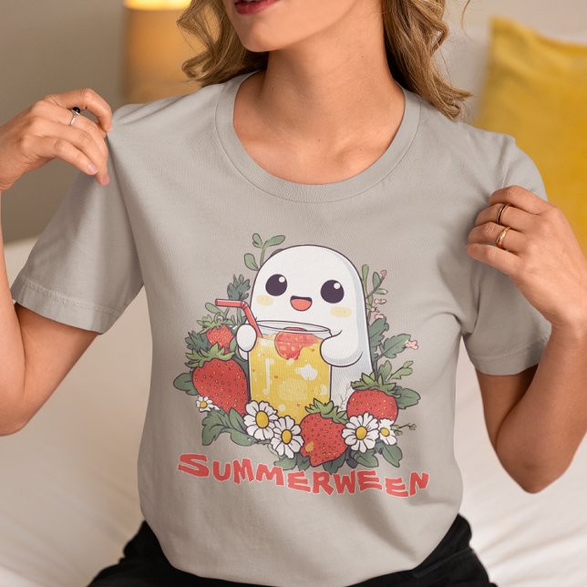 Summerween Ghost with Strawberries  T Shirt (Skapare uppladdad)