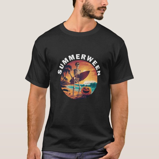 Summerween Skeleton Pumpkin Beach Halloween Vibes T Shirt (Framsida)