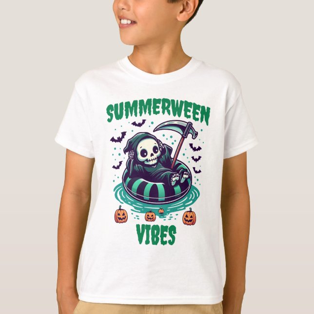 Summerween Vibes – Reaper Relaxed T Shirt (Framsida)