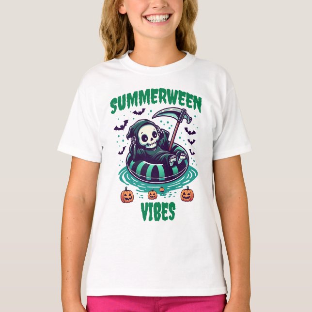 Summerween Vibes – Reaper Relaxed T Shirt (Framsida)
