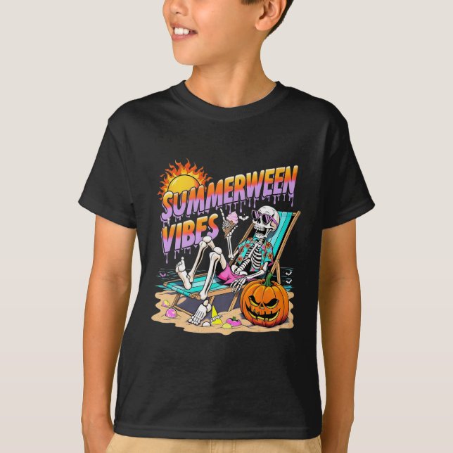 Summerween Vibes Skeleton Pumpkin Spooky Vacation T Shirt (Framsida)