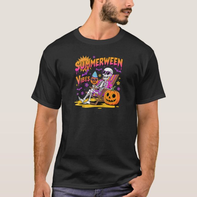 Summerween Vibes Skeleton Pumpkin Spooky Vacation T Shirt (Framsida)