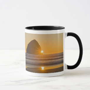 Sunburst and Haystack Sten vid Cape Kiwanda Mugg