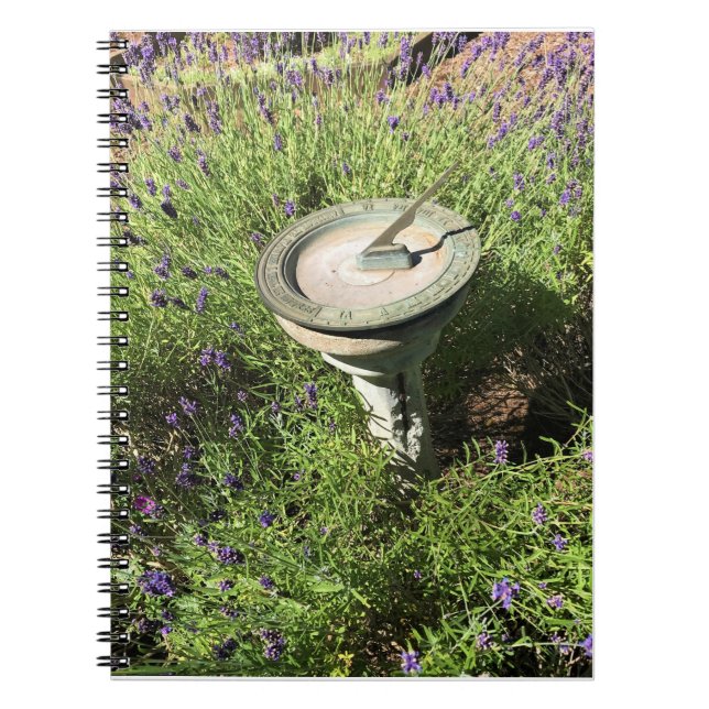 Sundial in Lavender Anteckningsbok (Framsidan)