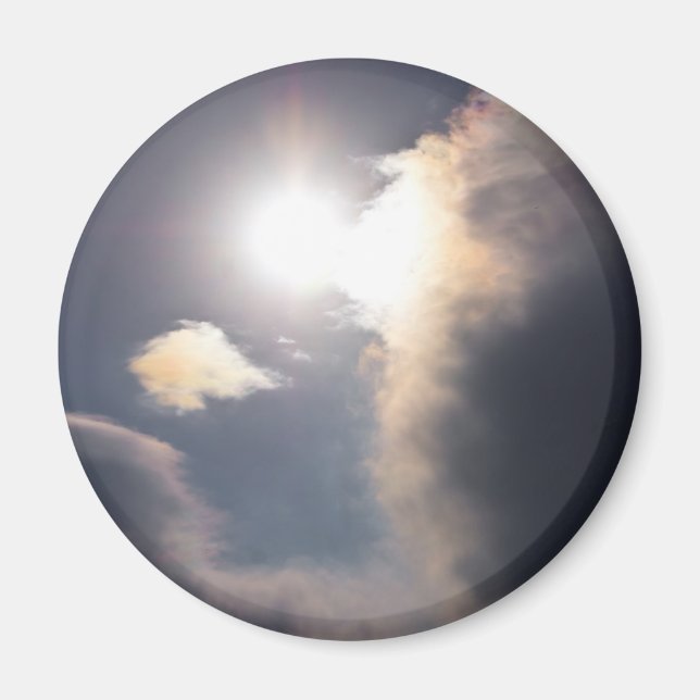 Sundog Rainbow Cloud Burst Apparel och presenter Magnet (Framsidan)