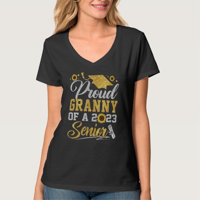 Sunflower 2023 Proud Granny Of A 2023 Senior Gradu T Shirt (Framsida)