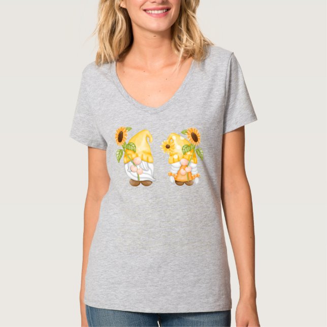 Sunflower Gnomes Gardening Gnome  T Shirt (Framsida)