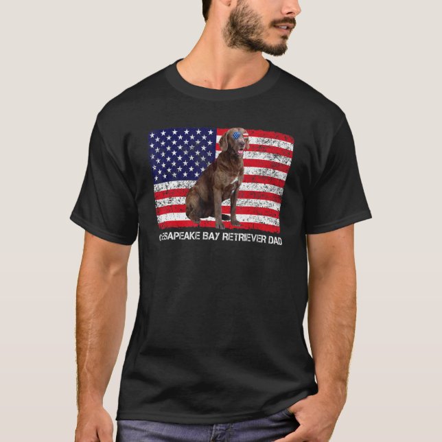 Sunglass Chesapeake Bay Retriever Pappa Flagga Ame T Shirt (Framsida)