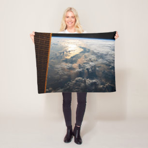 Sunglint Beams av Celebes Sea i Sydostasien Fleecefilt