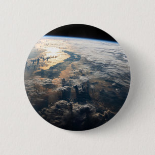 Sunglint Beams av Celebes Sea i Sydostasien Knapp