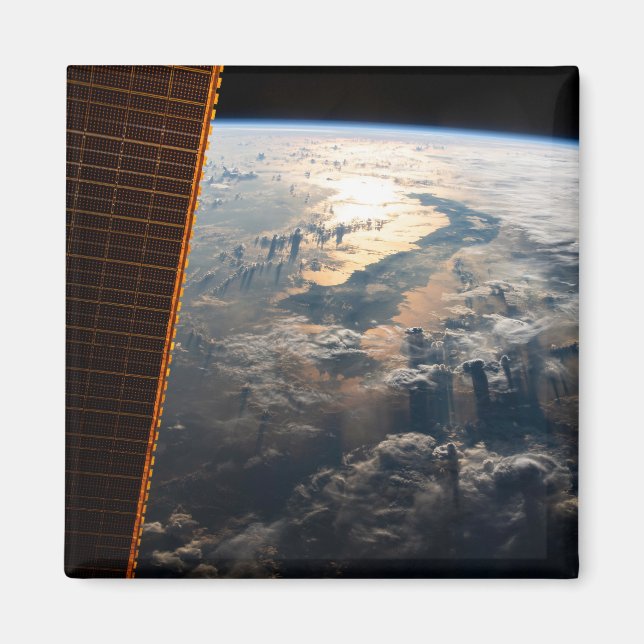 Sunglint Beams av Celebes Sea i Sydostasien Magnet (Framsidan)