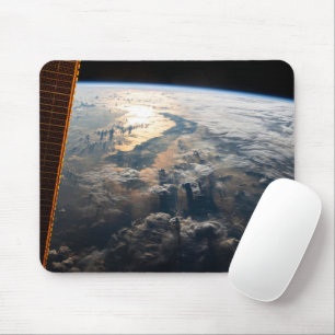 Sunglint Beams av Celebes Sea i Sydostasien Musmatta