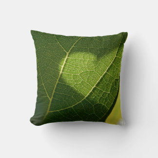 Sunlight Heart Leaf Pillow Kudde
