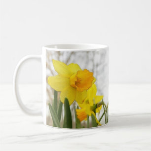 Sunlit påskliljar kaffemugg
