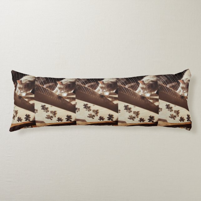 Sunlit Strings — Cat & Harp Serenity Body Pillow Kroppskudde (Framsidan)