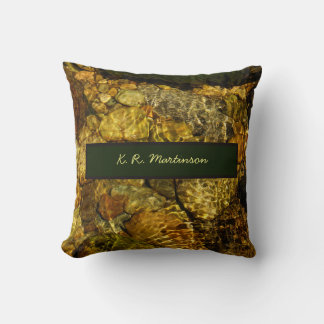 Sunlit Vatten Ripples över Sten Personlig Kudde