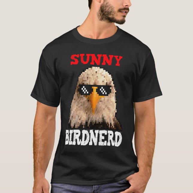 Sunny Birdnerd Retro Pixel Eagle Sunglasses Design T Shirt (Framsida)