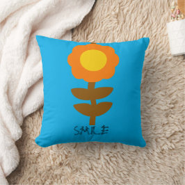 Sunny Bloom Throw Pillow Kudde