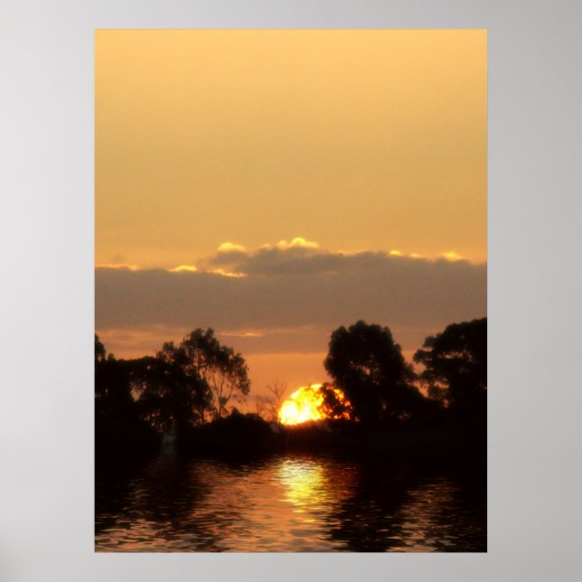 SUNREALISM SERIES POSTER (Framsidan)