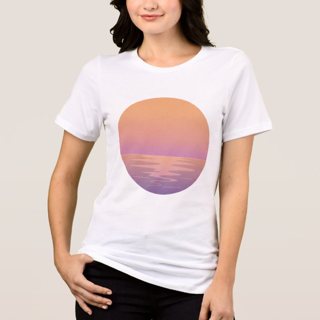 Sunset Beach Vibes – Minimalist Tropical T-Shirt  (Framsida)