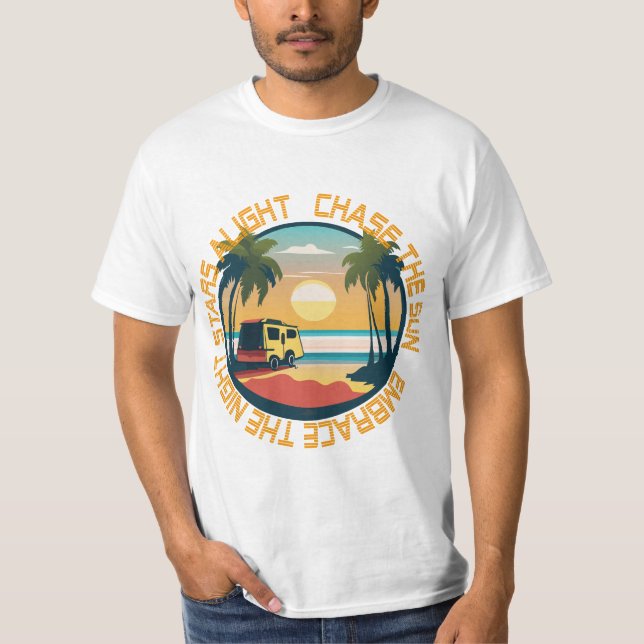 Sunset Chase Camper Van Beach T Shirt (Framsida)