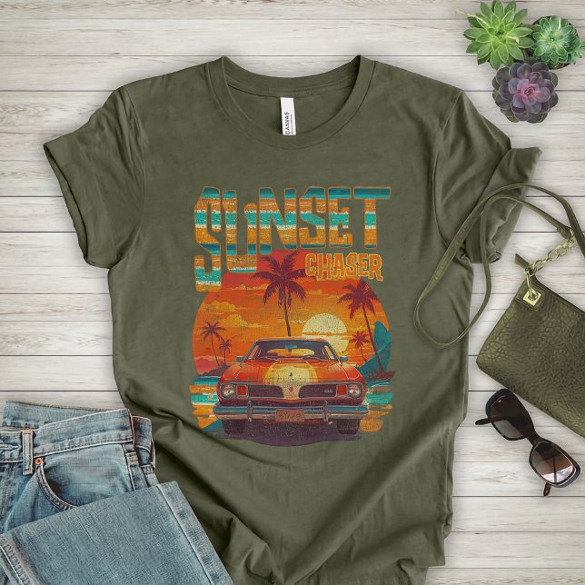 Sunset Chase - Vintage bil, Beach Day T Shirt (Skapare uppladdad)