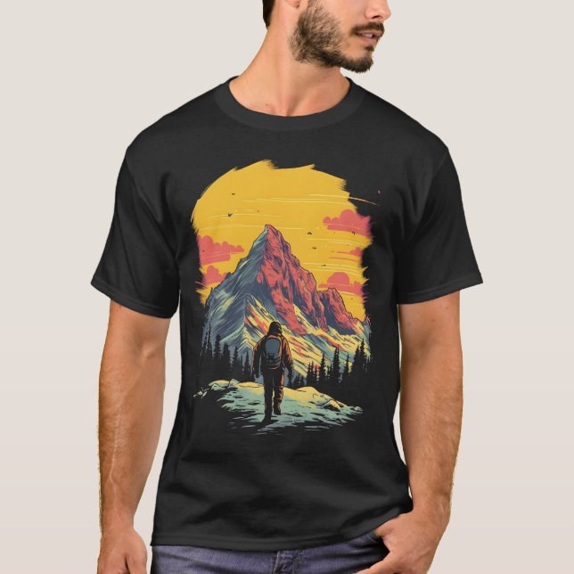 Sunset Mountain Hiking Äventyr T Shirt (Framsida)