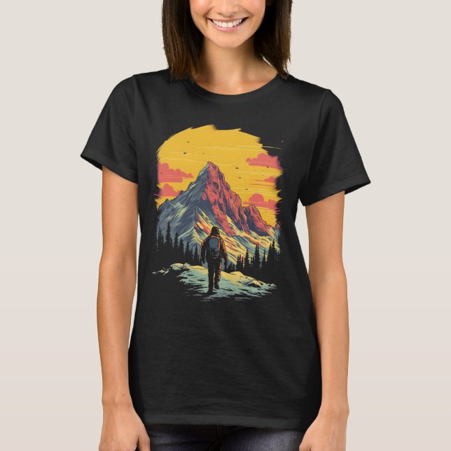 Sunset Mountain Hiking Äventyr T Shirt (Framsida)