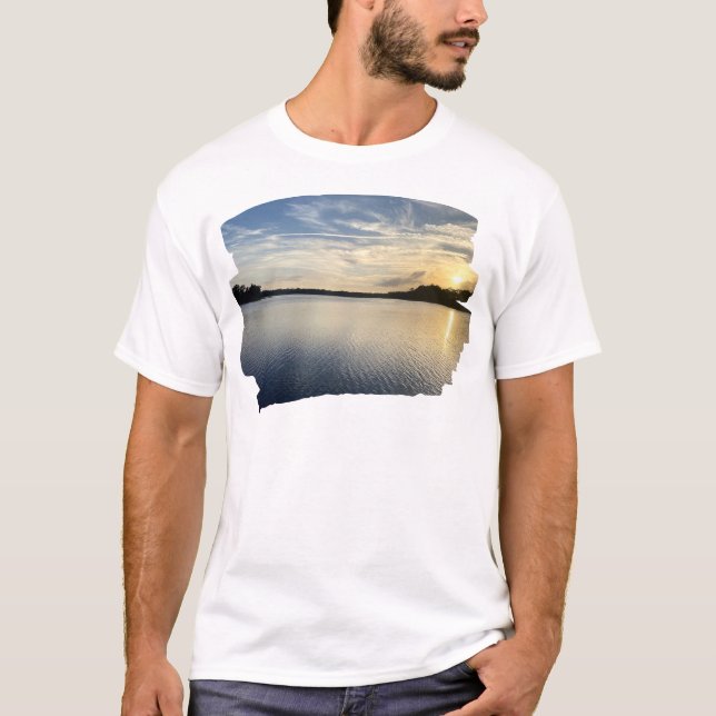 Sunset Over Wildcat Lake T Shirt (Framsida)