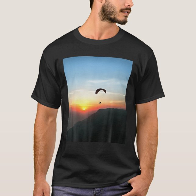 Sunset Paraglide Wanderlust Extreme Sport Art T Shirt (Framsida)