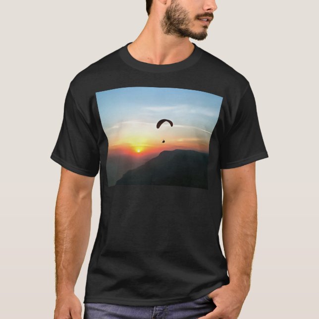 Sunset Paraglide Wanderlust Extreme Sports Art T Shirt (Framsida)