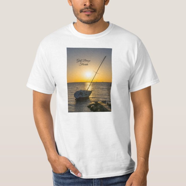 Sunset Sailboat Shipreck Bukt Breeze FL T-Shirt (Framsida)
