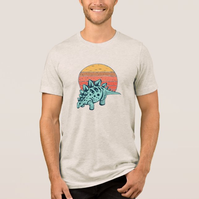 Sunset Serenity: Retro Stegosaurus T-Shirt (Framsida)