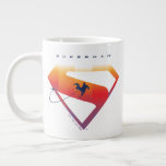 Sunset Soar Superman Shield Jumbo Mugg<br><div class="desc">Lägg till en kosmisk vrid till din superhjälte stil med den strålande supermansdesignen! Den klassiska "S"-skölden glor mot en djup marin bakgrund i en varm övertoning av orange, gyllene gulter och solnedgången rosa - som fångar skönheten i Supermans makt och hopp. En silhuett av Superman strömmar över emblemet i en...</div>