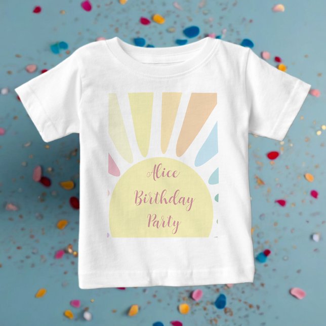 Sunshine Födelsedagsfest Baby T-Shirt (Skapare uppladdad)