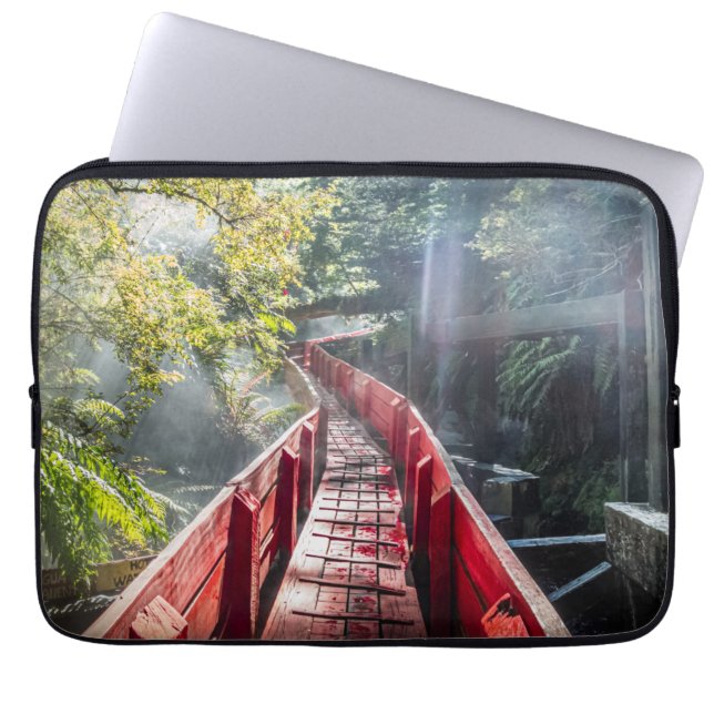 Sunshine in the Termas Geometricas, Conaripe, Chil Laptop Fodral (Framsidan)