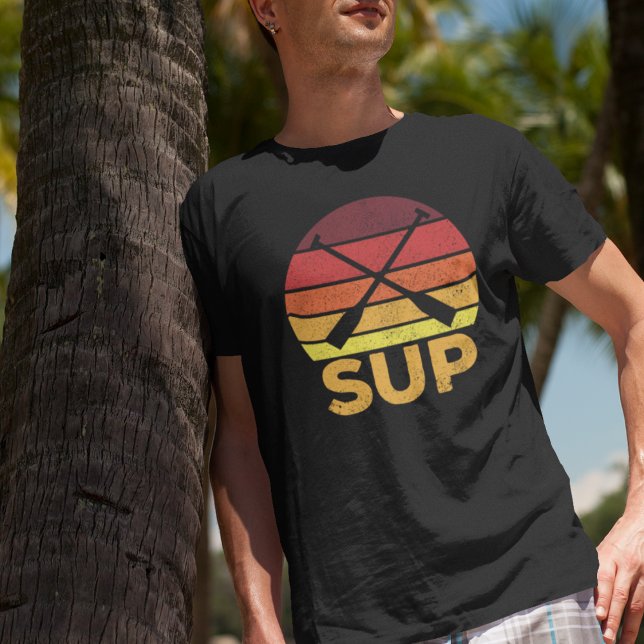 SUP Retro Ställa upp Paddling Solnedgång T Shirt (Retro sunset vibes meet SUP passion on our tee!)