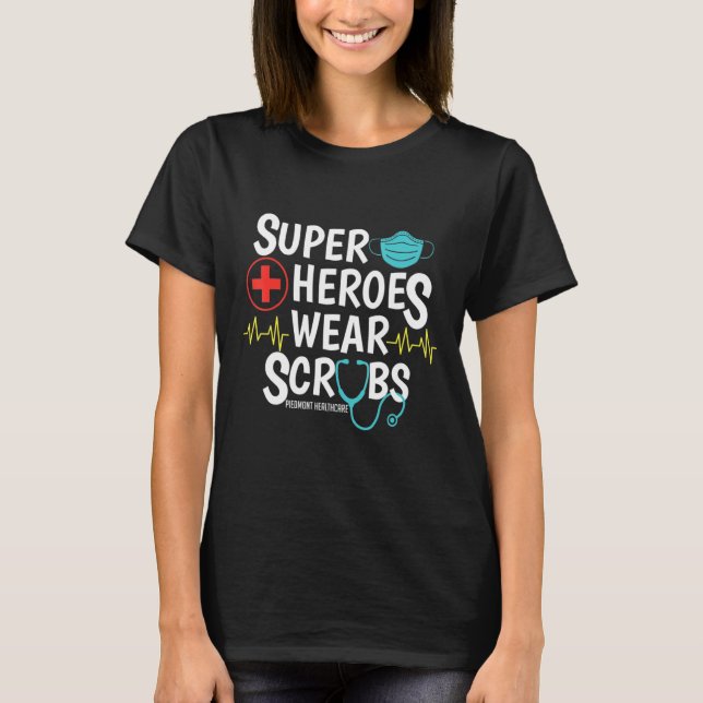 Supe Heroes Bära Scrubs A Nurse T Shirt (Framsida)