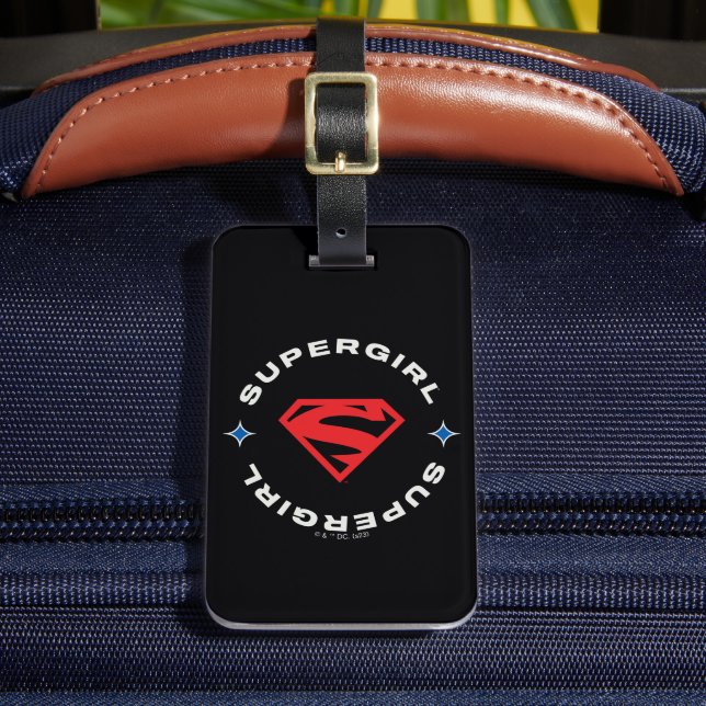 Supergirl Age of Heroes Circle S-Shield Bagagebricka (Framsida Insitu 2)