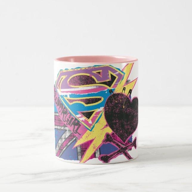 Supergirl flagga och Crossbones Två-Tonad Mugg (Center)