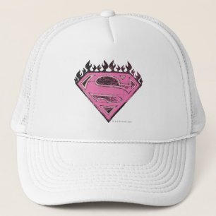Supergirl flammar den rosa logotypen med truckerkeps