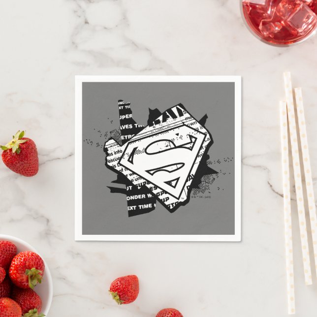 Supergirl Newsprint S-Shield Pappersservett (Insitu)