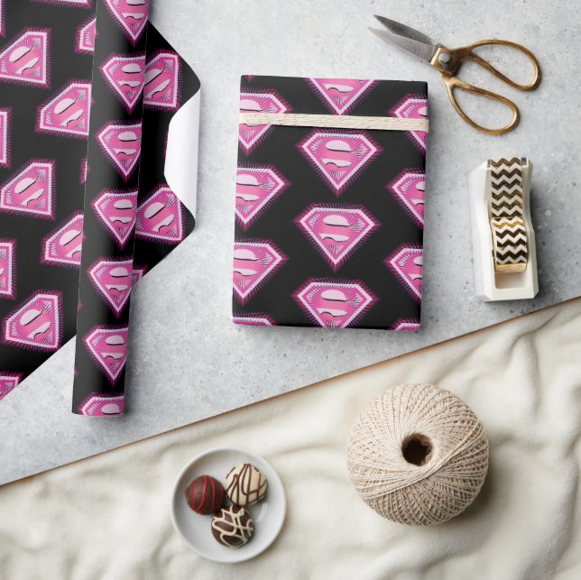 Supergirl Pink Logo Presentpapper (Hantverk)