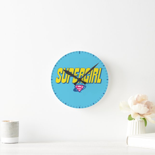 Supergirl Pop-logotyp Rund Klocka (Hem)
