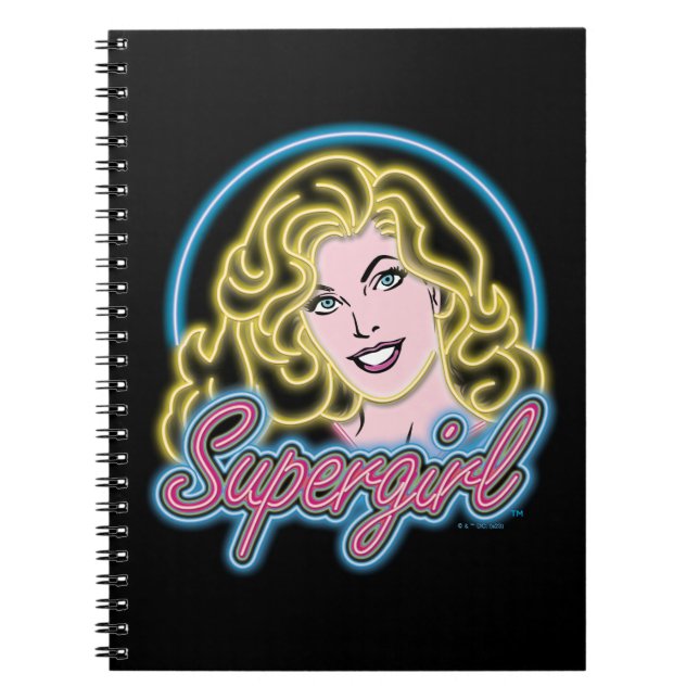 Supergirl Retro Neon Ljus Graphic Anteckningsbok (Framsidan)