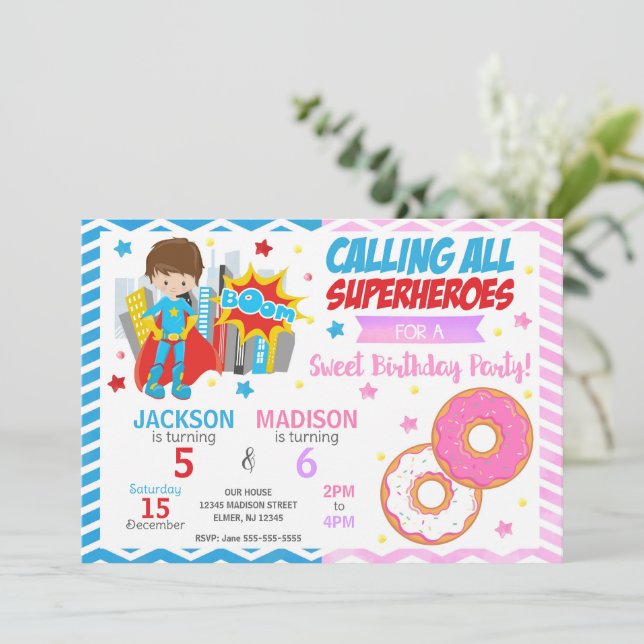 Superhero & Donut Joint Birthday Invitation Inbjudningar (Stående Fram)