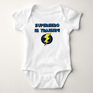 Superhero i utbildning t-shirt