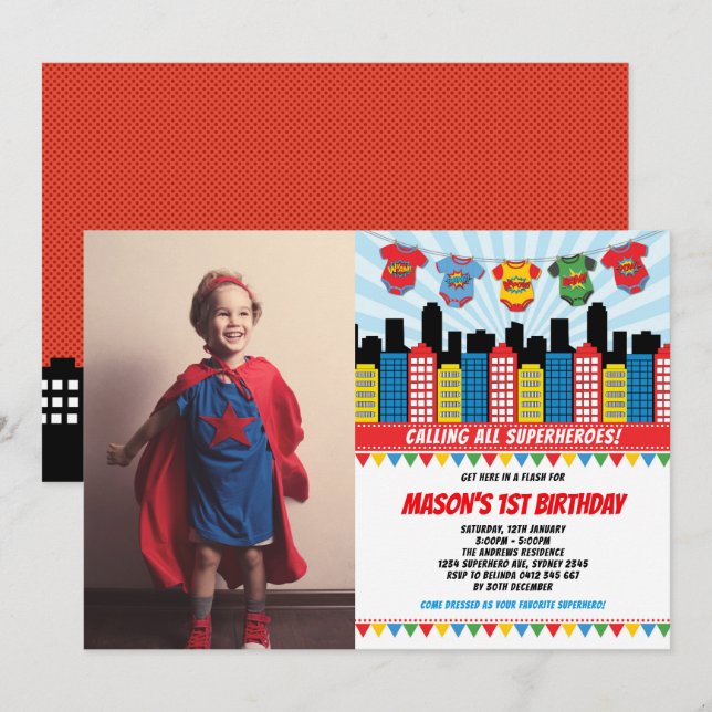 Superhjälte Boy 1st Birthday Cityscape Party Photo Inbjudningar (Fram/baksida)